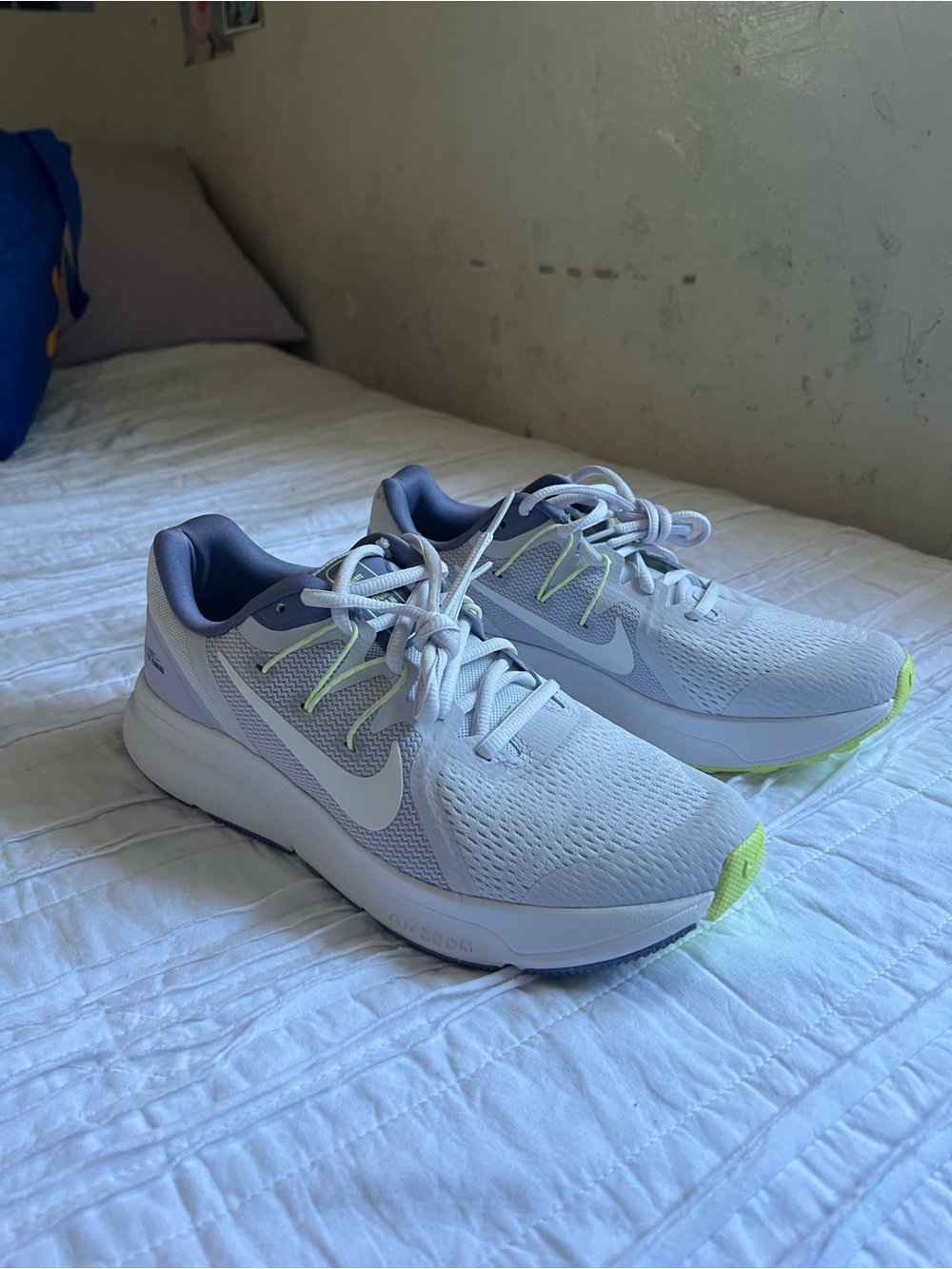 Nike zoom Women’s multi color lilac, neon green,white Running Sneakers